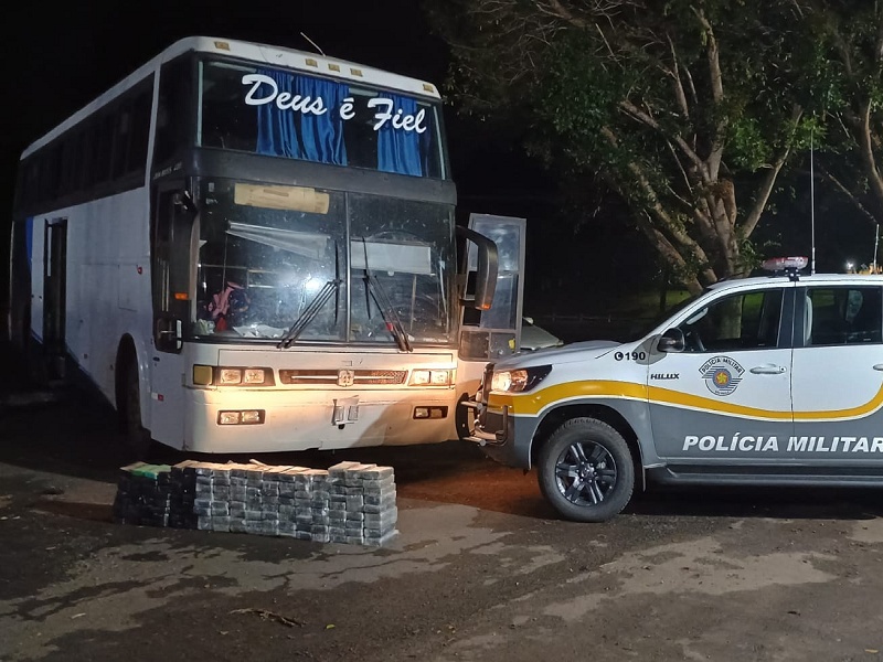 Ônibus com 150 kg de cocaína é interceptado na Raposo Tavares em Palmital