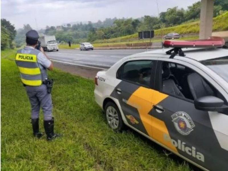 Polícia Rodoviária registra mais de 2.400 flagrantes de excesso de velocidade no feriado prolongado