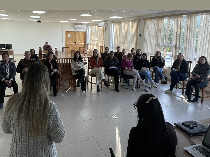 Secretaria de Saúde promove matriciamento sobre Puericultura para aprimorar atendimento infantil