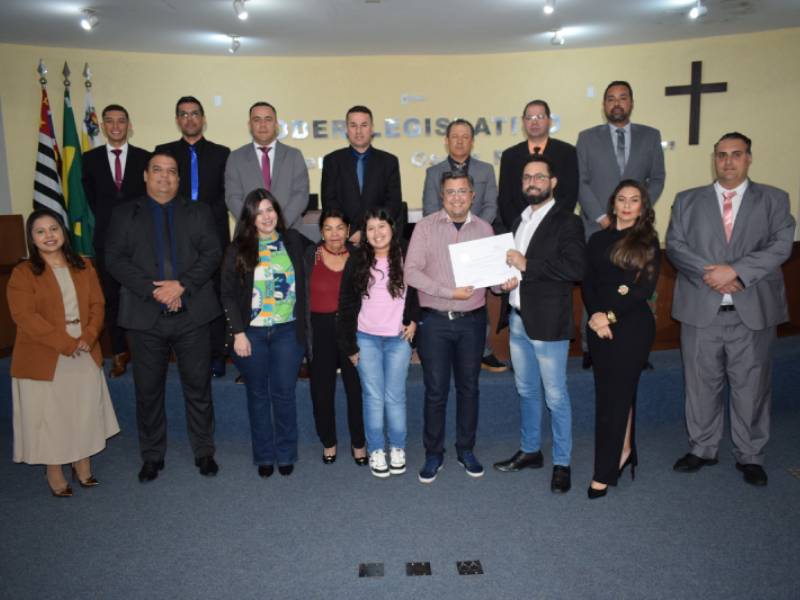 Câmara Municipal aprova homenagem ao psicólogo Íris Vieira da Silva