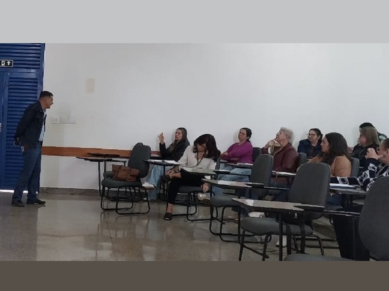 Agentes de Saúde participam de reunião técnica com o Grupo de Vigilância Epidemiológica de Assis