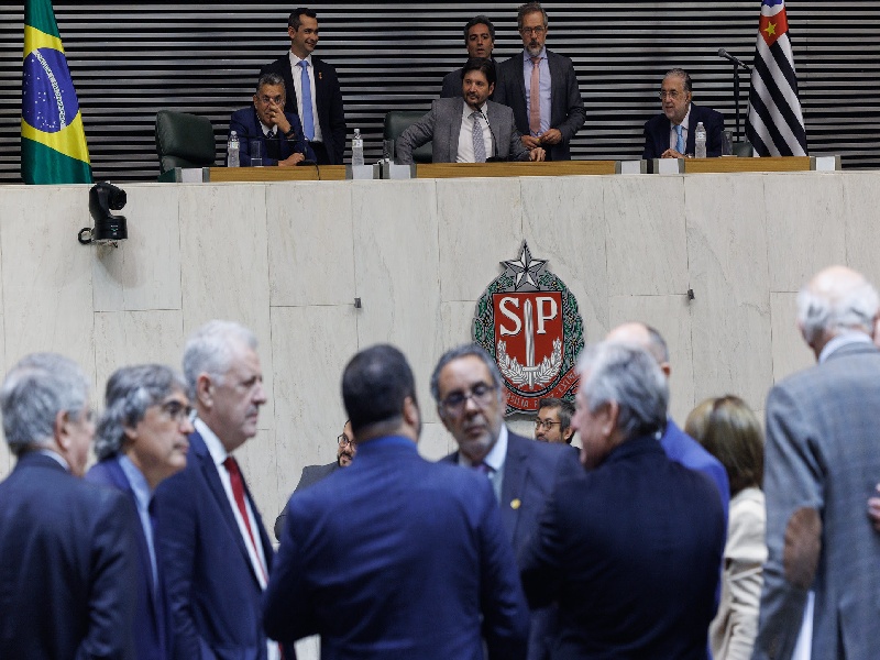 Alesp aprova projeto que garante piso salarial nacional a professores paulistas