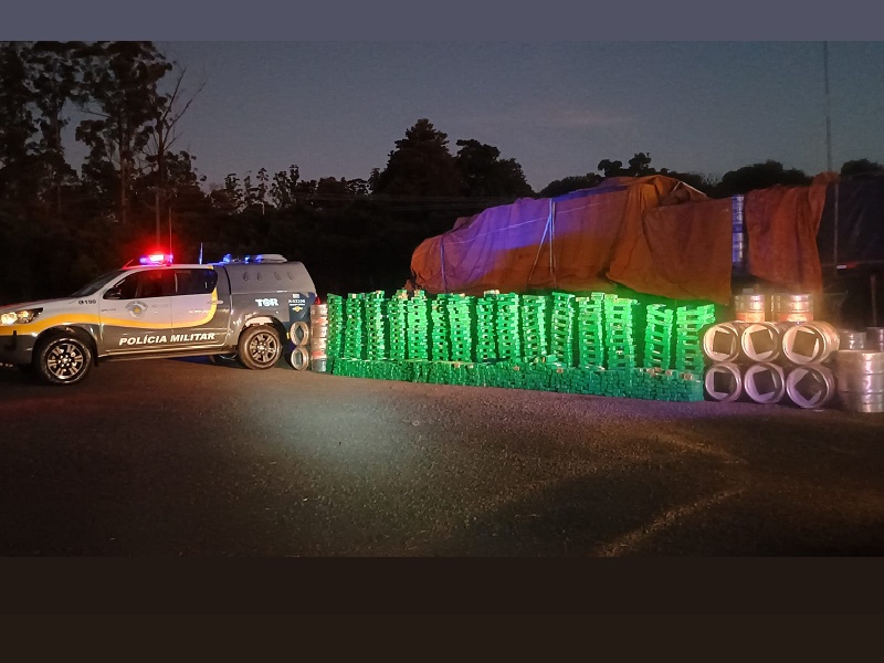 Carga de mais de 900 kg de maconha é descoberta em meio a barris de chope em Palmital