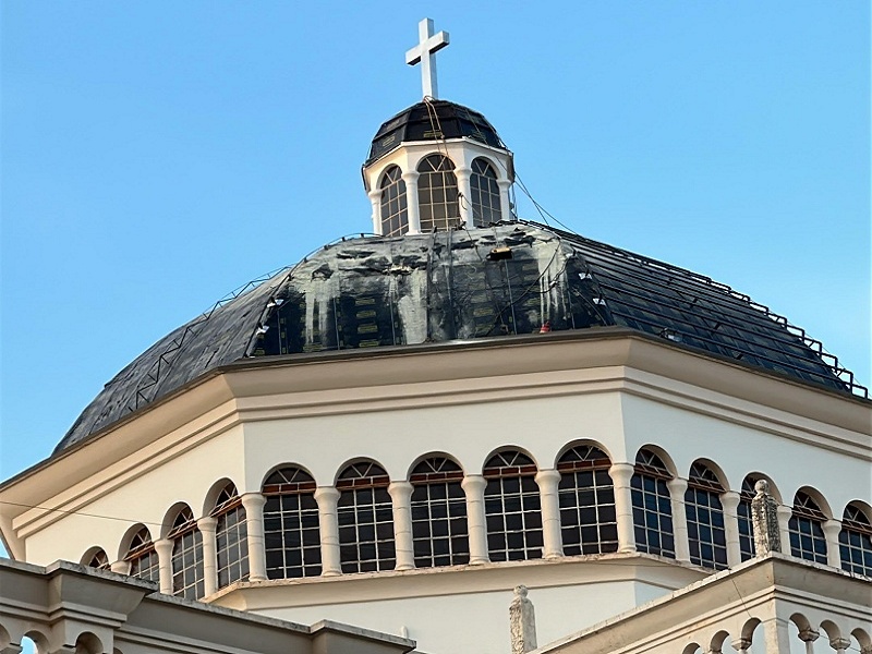 Princípio de incêndio na Catedral de Assis a interdita temporariamente
