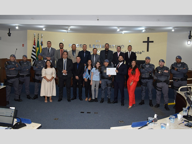 Câmara parabeniza a paraguaçuense Raquel Fraquim, primeira mulher na Força Tática de Assis