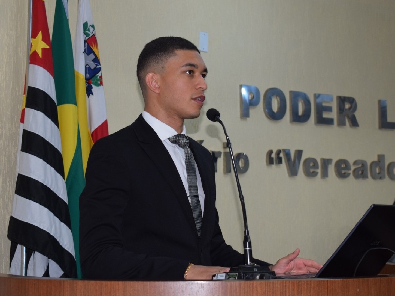 Câmara parabeniza o atleta paraguaçuense Willian Cowboy, campeão de MMA