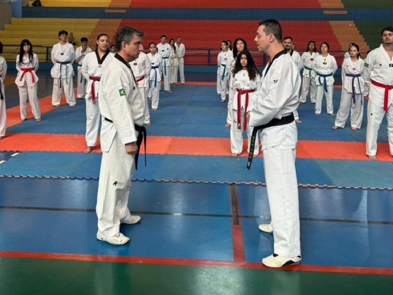 Seminário de Taekwondo reúne atletas e fortalece artes marciais em Paraguaçu Paulista