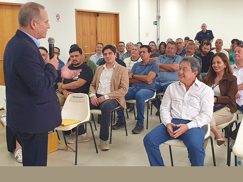 Secretário de Estado destaca desenvolvimento econômico em visita a Paraguaçu Paulista