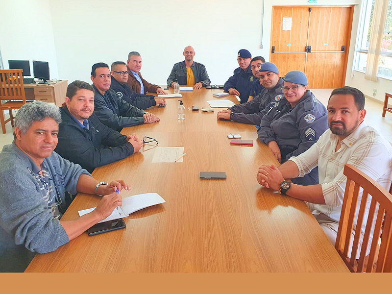 Secretarias e instituições se unem para discutir melhorias no trânsito de Paraguaçu Paulista