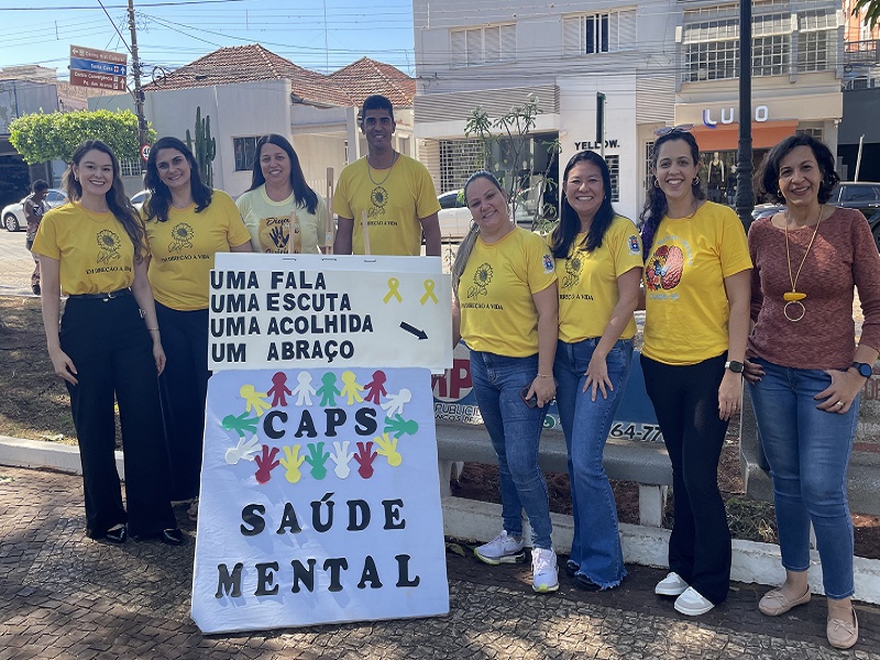 Setembro Amarelo: CAPS de Paraguaçu Paulista realiza ação de acolhimento e escuta na Praça da Matriz
