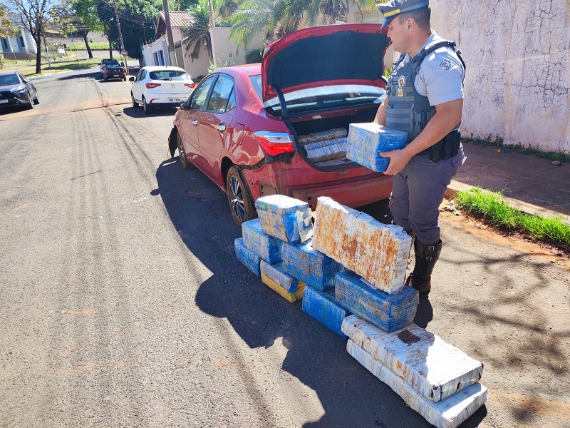 Cerca de 100 kg de maconha são apreendidos na SP-333 em Florínea