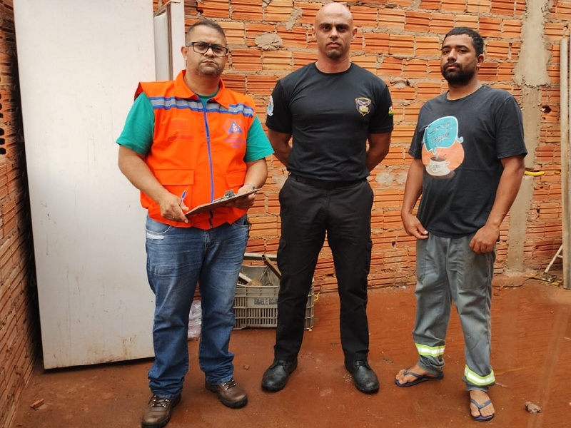 Defesa Civil faz vistoria para entrega de telhas às famílias atingidas pelo temporal em Paraguaçu