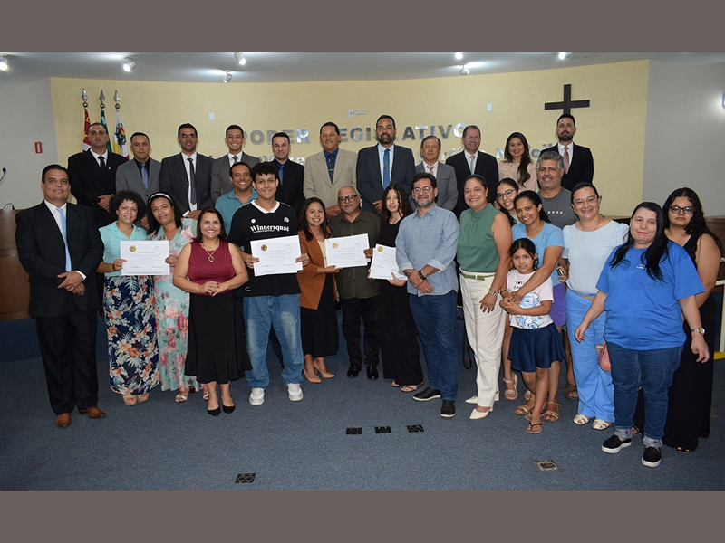 Câmara parabeniza alunos de Paraguaçu, destaque em programa do Governo
