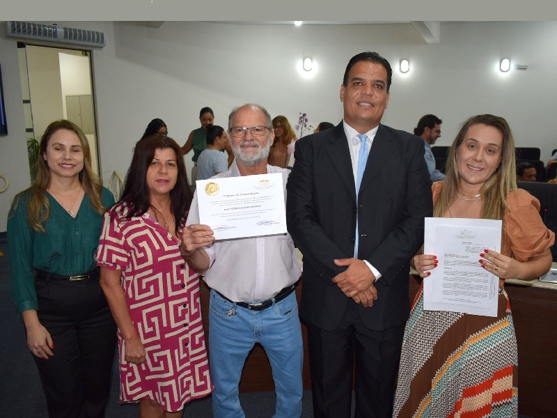Câmara parabeniza a EMEF Cel. Antonio Nogueira por certificado recebido do Governo