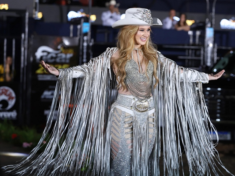 Palmitalense, Sabrina Alves é a Rainha da FICAR 2025