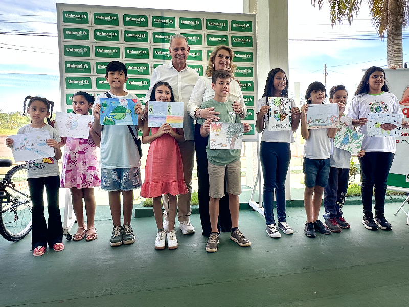 Unimed Assis entrega bicicletas a estudantes finalistas de ação ambiental