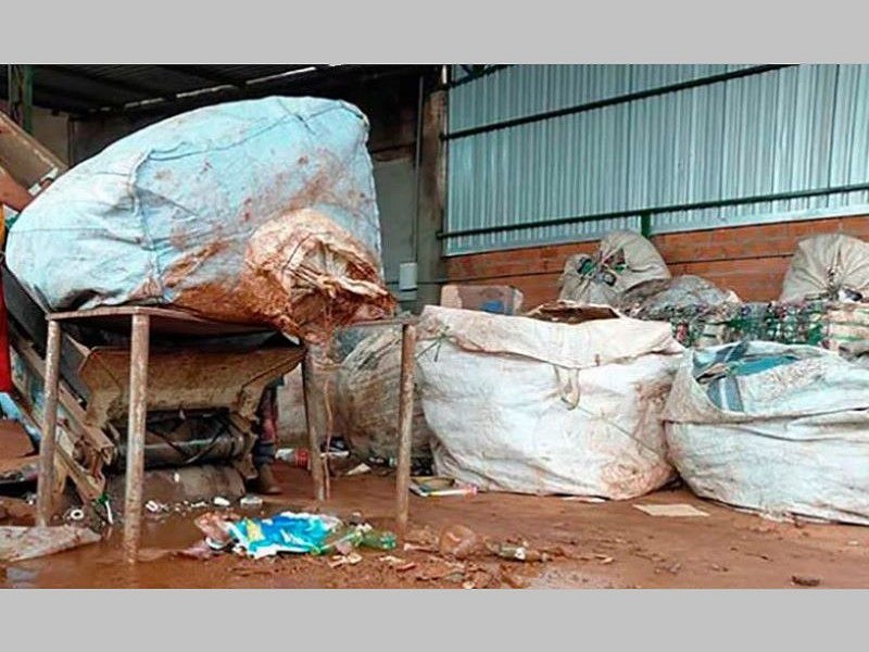 Feto é encontrado durante triagem de materiais recicláveis em Cândido Mota