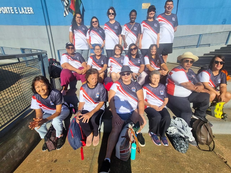 Alunas do Esporte Melhora a Idade vivem dia de lazer e integração em hotel fazenda de Iepê