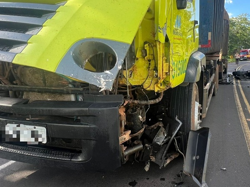 Acidente entre moto e caminhão em vicinal mata casal de moradores de Tupã
