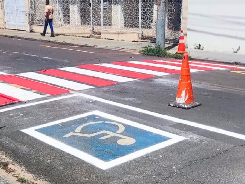 Nova sinalização melhora segurança para pedestres e ambulâncias no Pronto Atendimento da Santa Casa