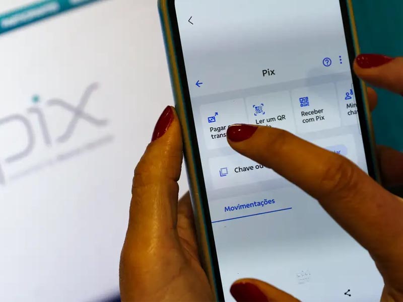 Receita Federal volta a negar taxação do Pix e alerta para golpes