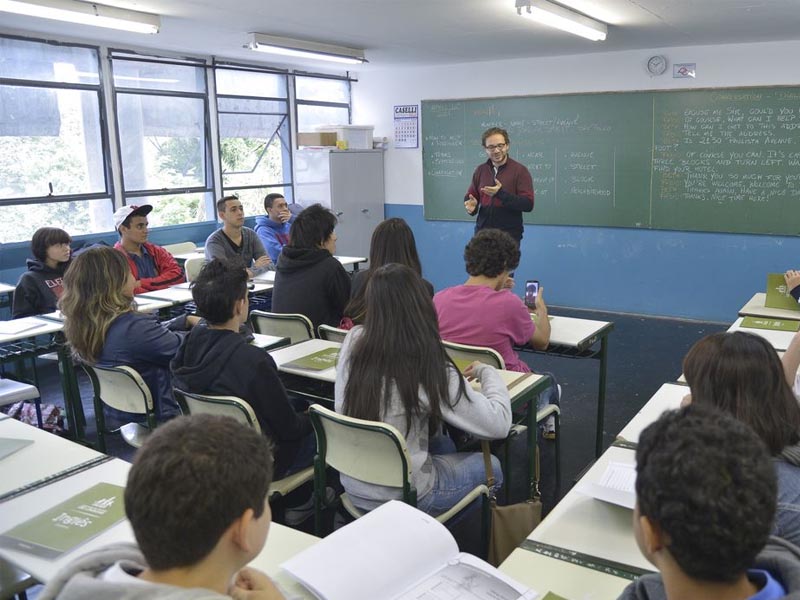 Piso do magistério tem reajuste de 5,4% e vai a R$ 5,1 mil em 2026