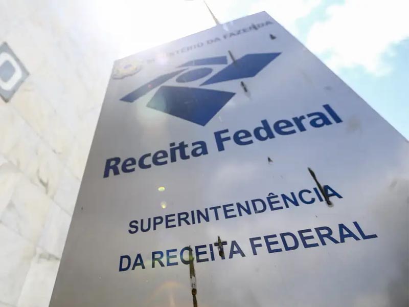 Receita nega aumento de imposto para professores com novo piso