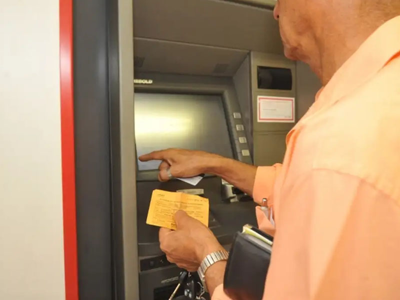 Agências bancárias reabrem nesta quarta-feira a partir do meio-dia