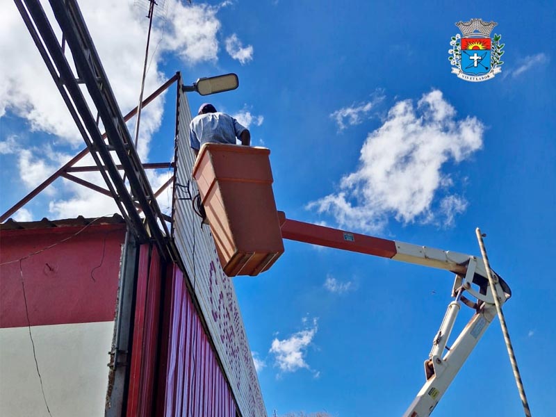 Prefeitura reforça estrutura do Corpo de Bombeiros com melhorias na iluminação e manutenção elétrica