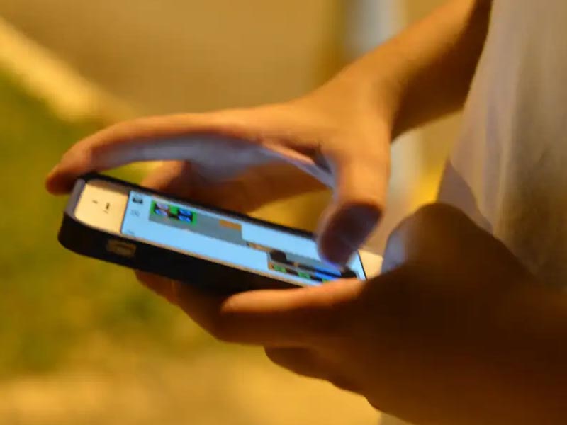 Rolagem infinita será proibida ao público infantil nas redes