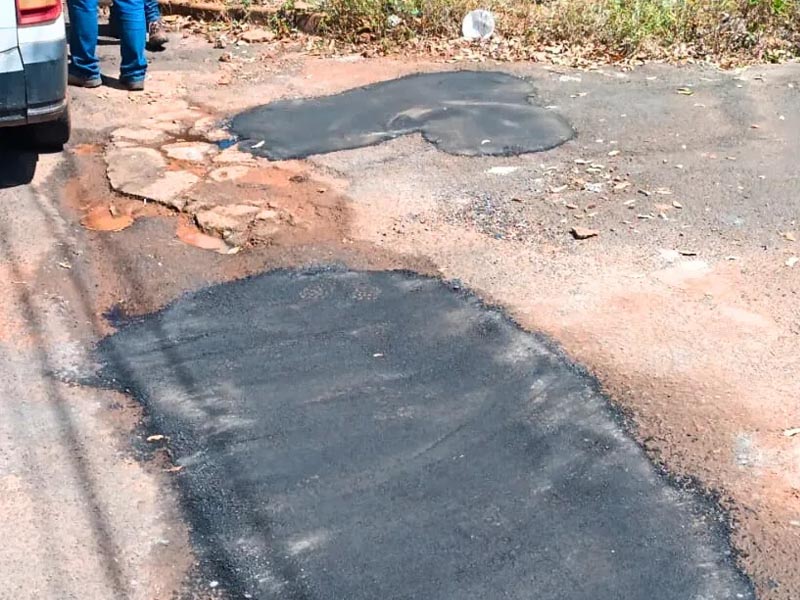Operação tapa-buracos avança e melhora condições de tráfego em diversos bairros da cidade