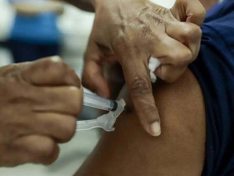 Campanha de vacinação contra a gripe começa neste sábado em SP