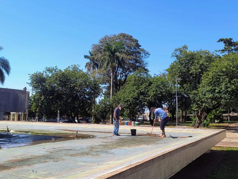 Fonte Luminosa passa por higienização e reforça combate à dengue