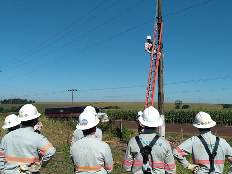 Energisa abre formação para novos eletricistas em Assis e contrata profissionais na região