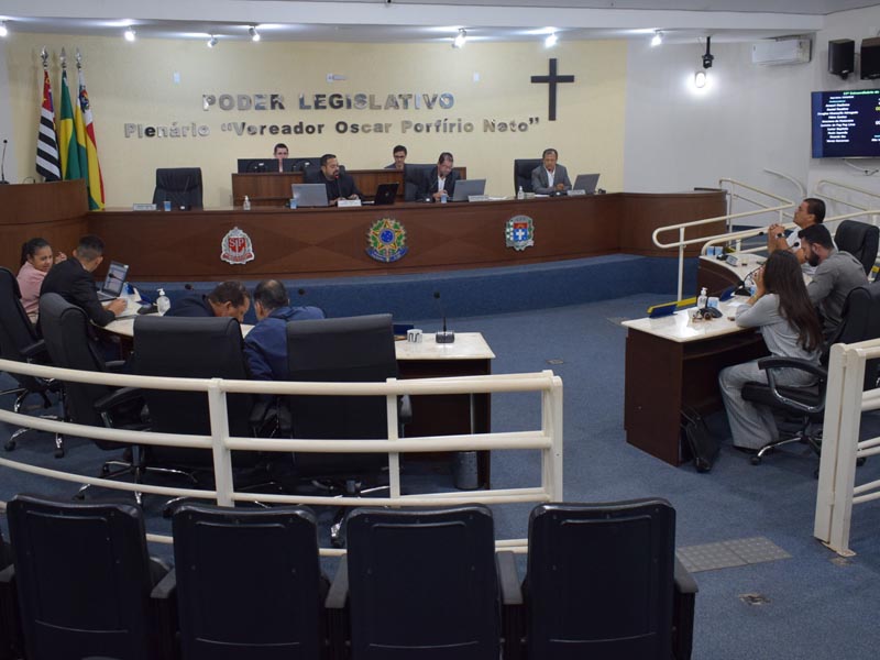 Câmara aprova projetos do Prefeito Antian durante Sessão Extra