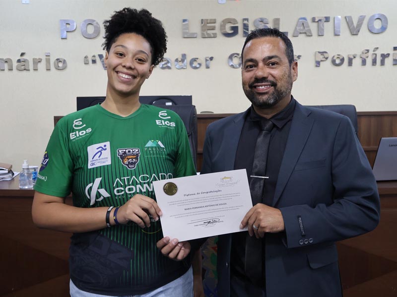 Câmara parabeniza a atleta campeã de basquete Maria Fernanda de Souza