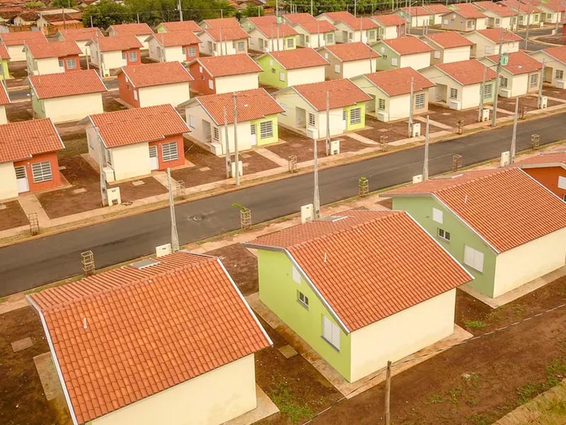 Caravana da CDHU realiza plantão de renegociação habitacional em Paraguaçu Paulista
