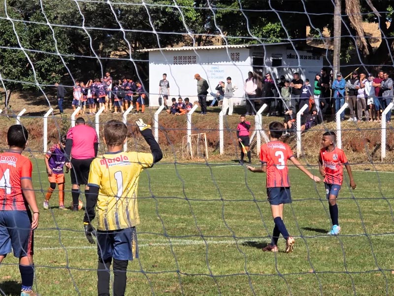 Copinha Internacional de Base movimenta campos de futebol de Paraguaçu, dos distritos e do Borá