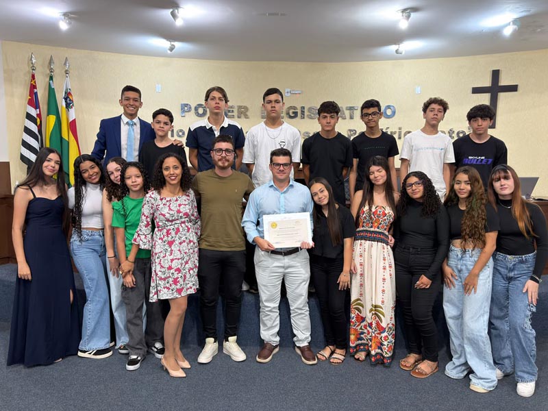 Câmara parabeniza a escola Grupão pela conquista de destaque nacional no concurso Videos for Change
