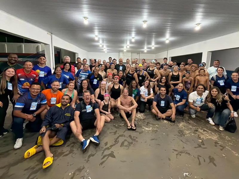 Professores da Secretaria de Esportes e Lazer participam de capacitação da Liga Paulista de Natação