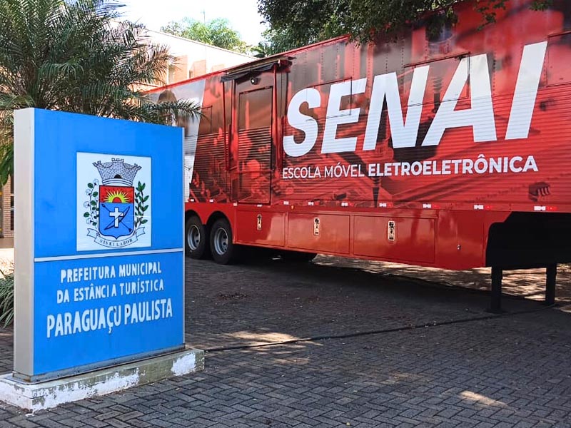 Cursos gratuitos do SENAI chegam a Paraguaçu Paulista com Escola Móvel de Panificação e Confeitaria