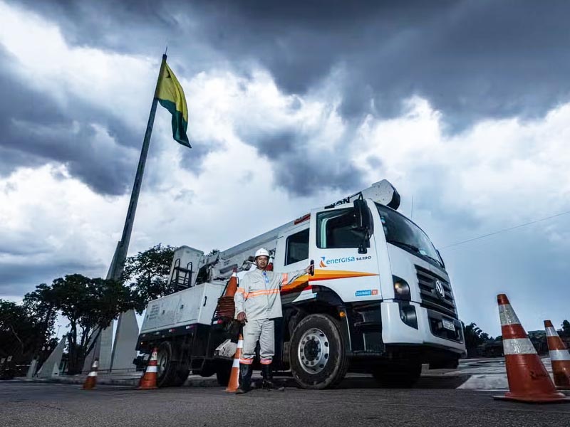 Tempestade atinge região e causa estragos na rede elétrica de Paraguaçu, Assis e Cândido Mota