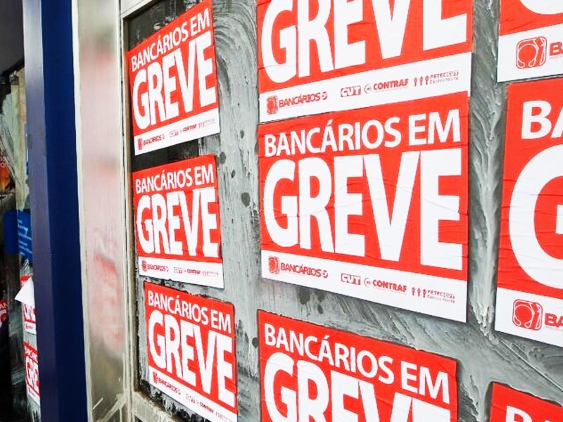 Funcionários da Caixa Econômica Federal mantêm greve por tempo indeterminado