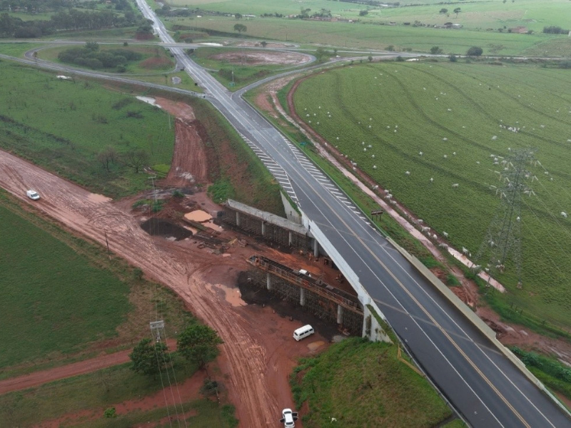 SP-284 terá alterações no tráfego em Rancharia para içamento de seis vigas de concreto