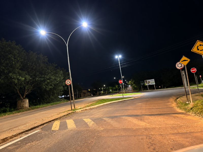 Prefeitura restabelece iluminação nas vilas Murilo Macedo e Fercon