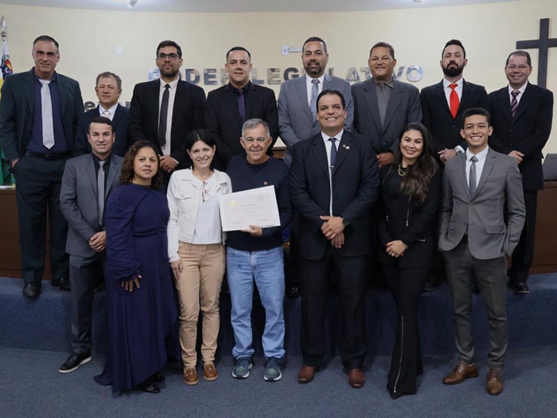 Professor Reginaldo Galhardo é homenageado na Câmara Municipal