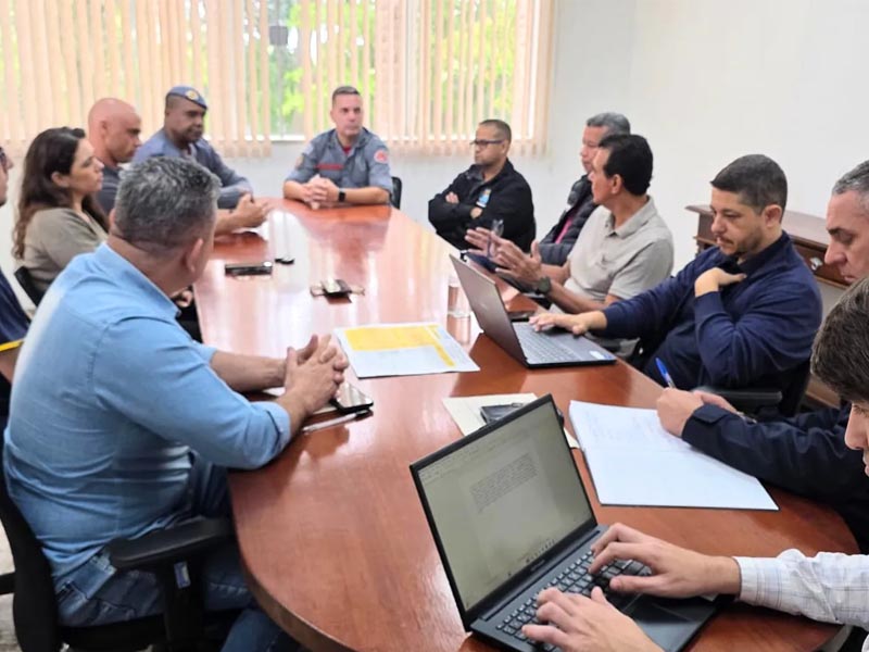 Reunião discute normatização e fiscalização de e-bikes e patinetes em Paraguaçu Paulista