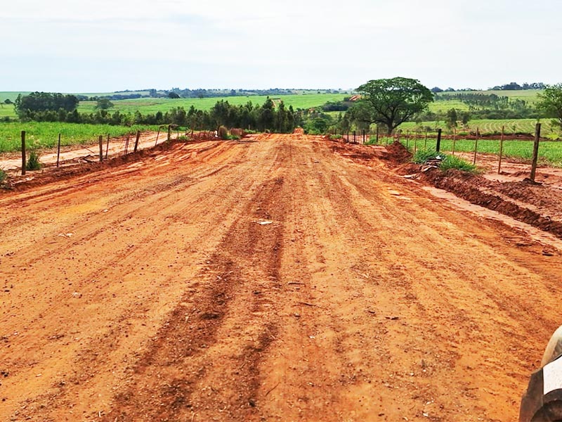 Recuperação de estradas rurais de Paraguaçu Paulista busca minimizar impactos das chuvas