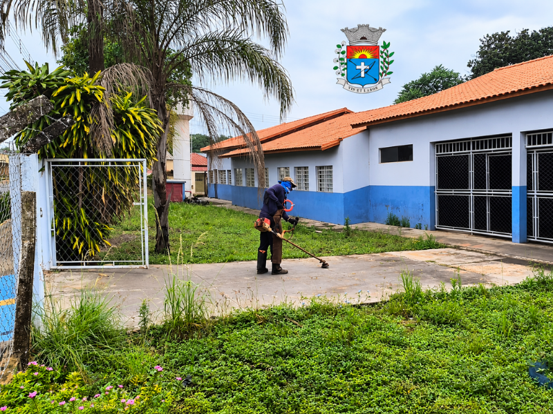 Prefeitura intensifica roçagem e limpeza de áreas públicas em Paraguaçu Paulista
