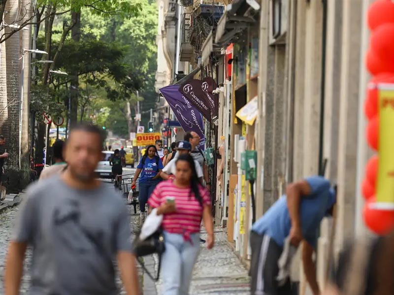 Fim da escala 6x1 traz esperança de mais tempo para família e saúde